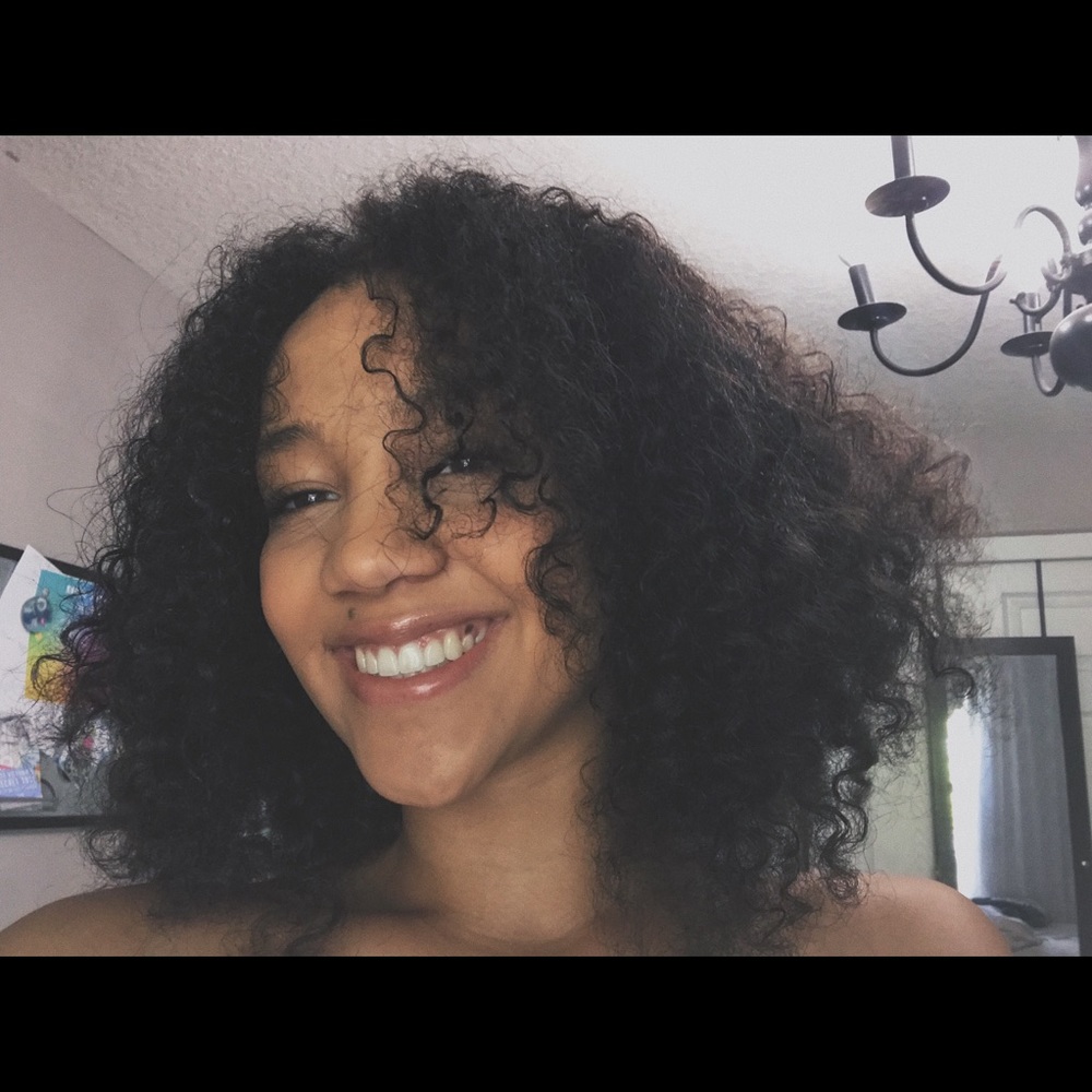 Meet your Posher, Makayla